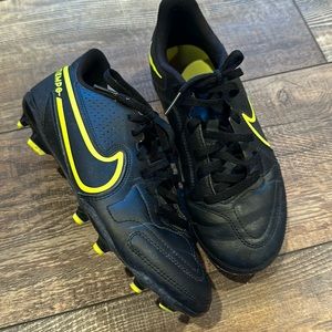 Nike youth soccer cleats